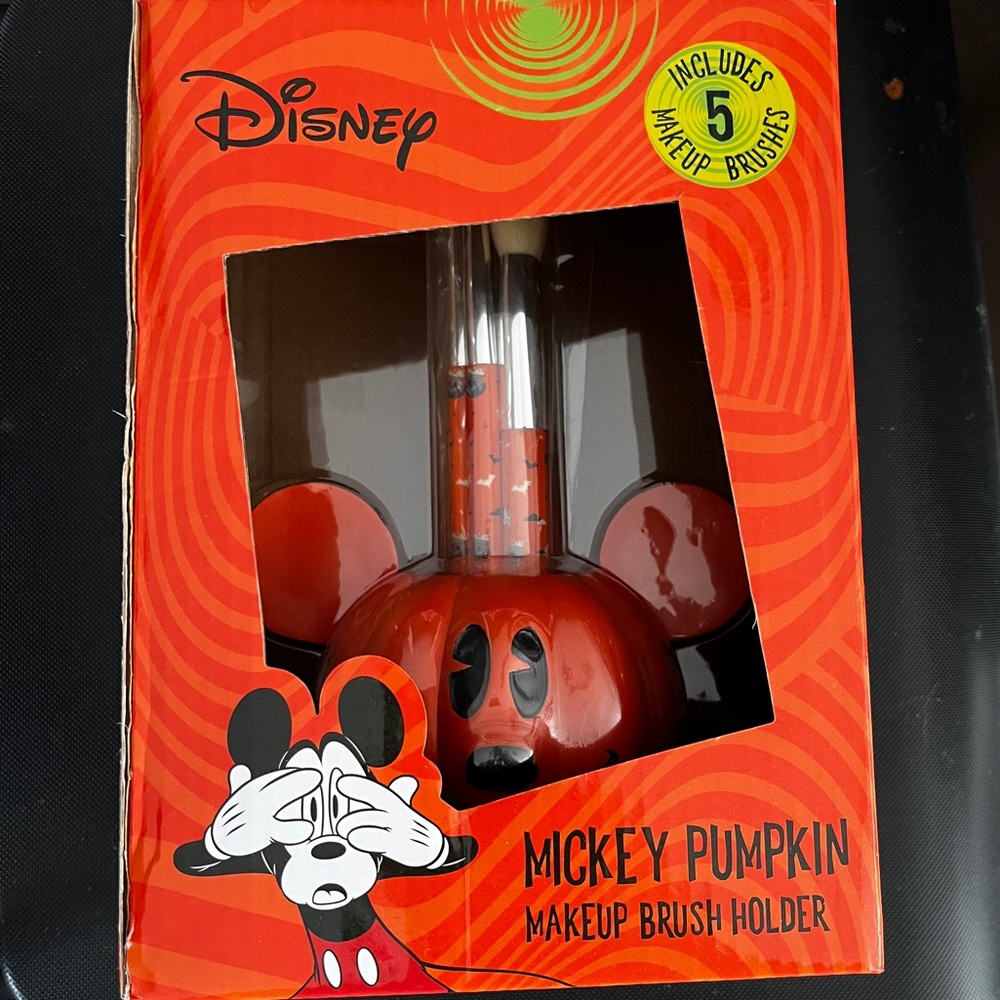 Mickey Pumpkin Makeup Brush Holder with 5 Brushes Included, new, Halloween
